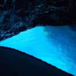 Blaue Höhle Kroatien Fotografie von einem Boot aus