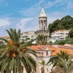 Der Turm der St. Markus-Kirche in der Stadt Hvar, Insel Hvar, Kroatien